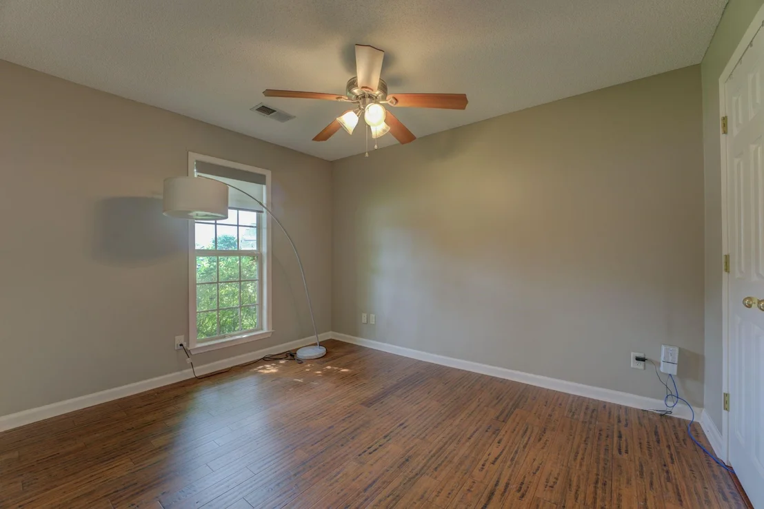 Photo of 384 STEADMAN LN