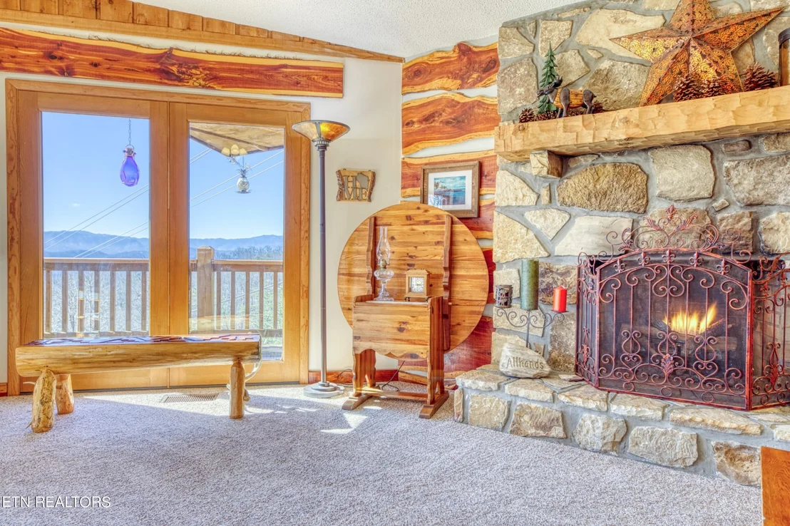 Photo of 1054 Alpine Dr.