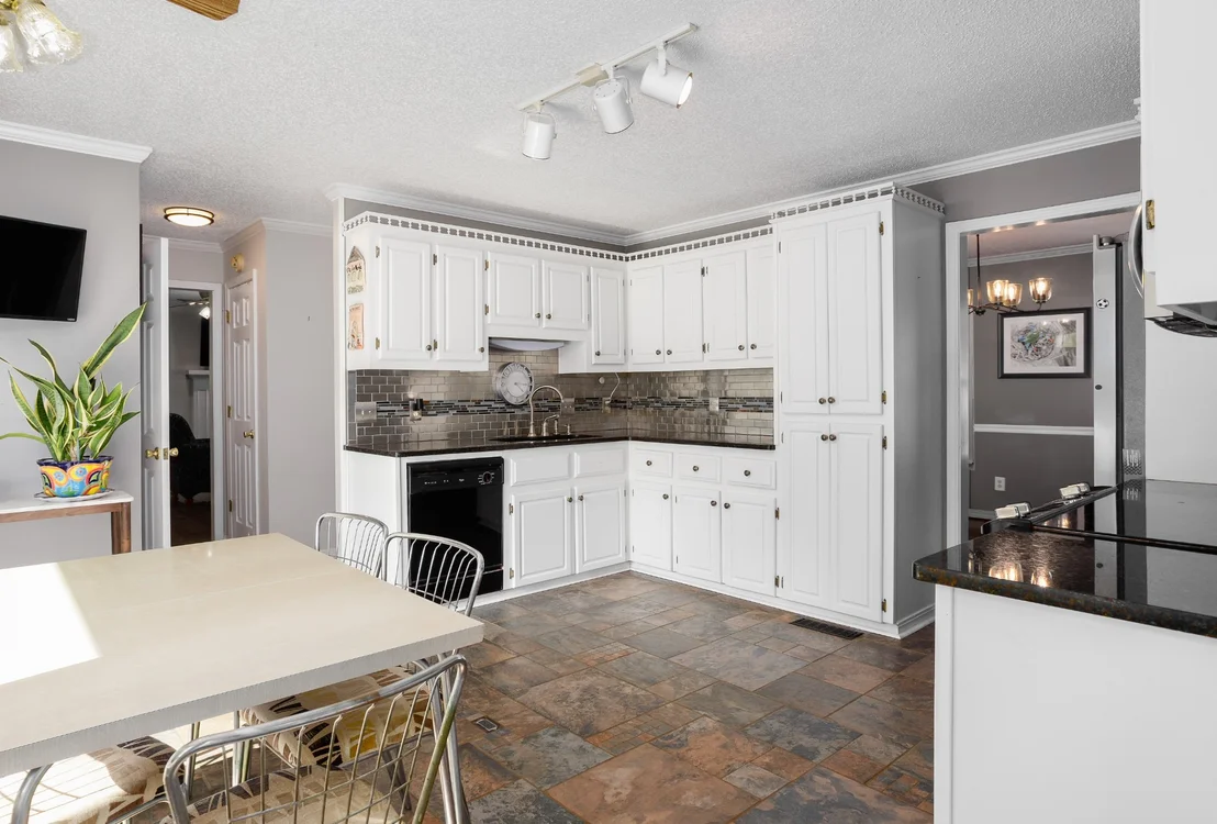 Photo of 103 Oakview St