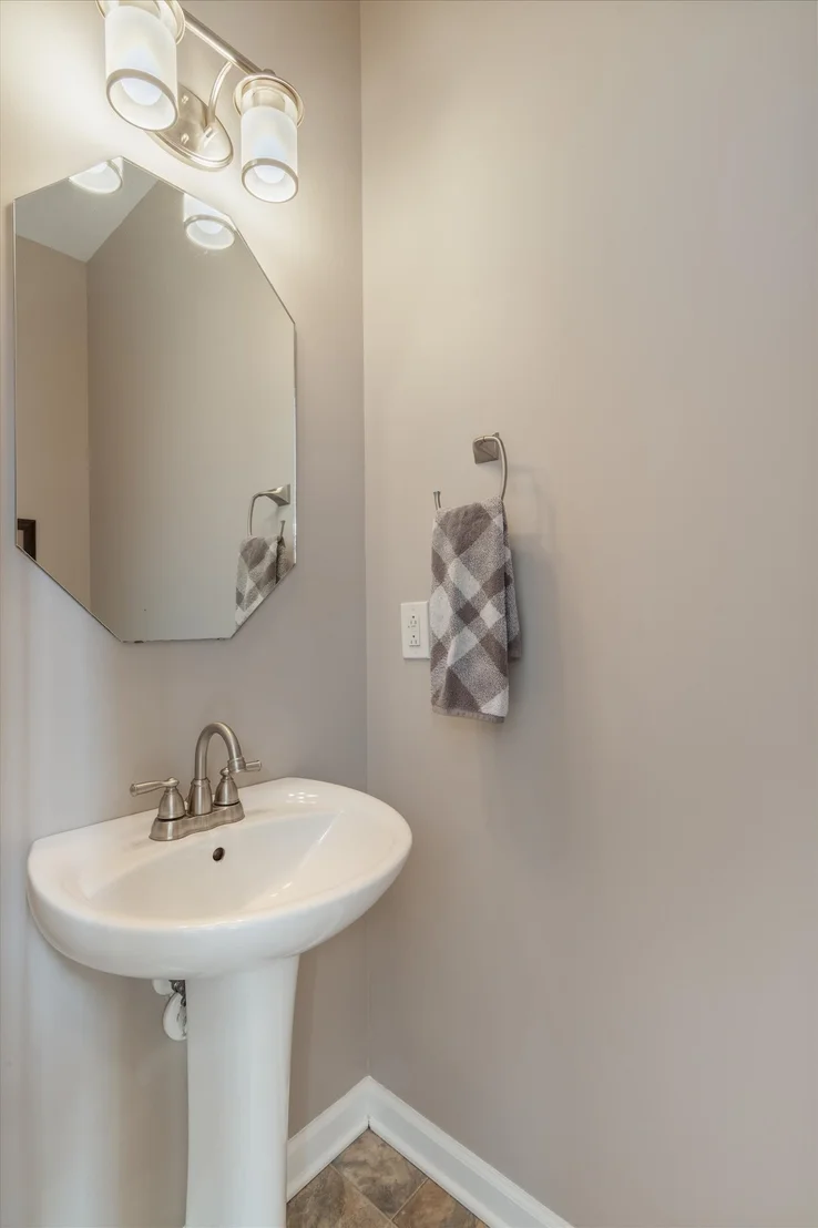 Photo of 2141 Aberdeen Cir