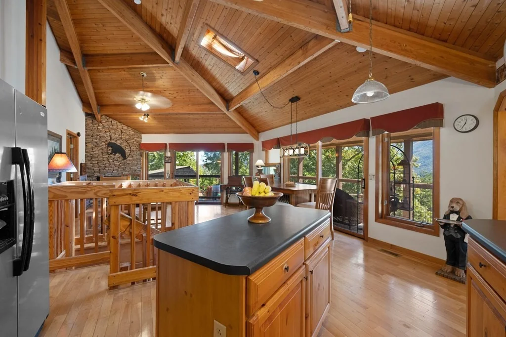 Photo of 2910 Mockingbird Way