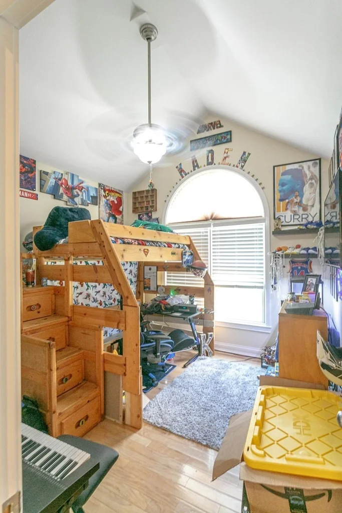 Photo of 1119 Saint Ives