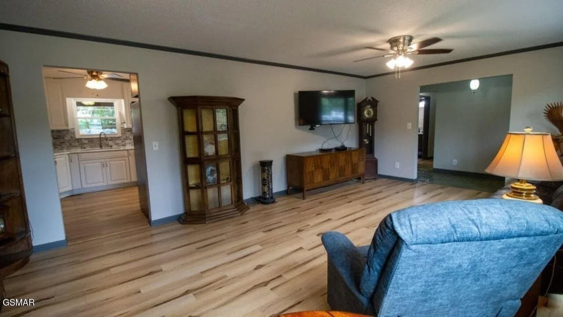 Photo of 310 Hollywood Circle