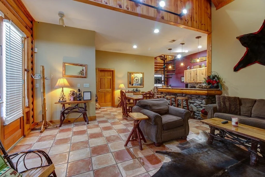 Photo of 305 Big Bear Way