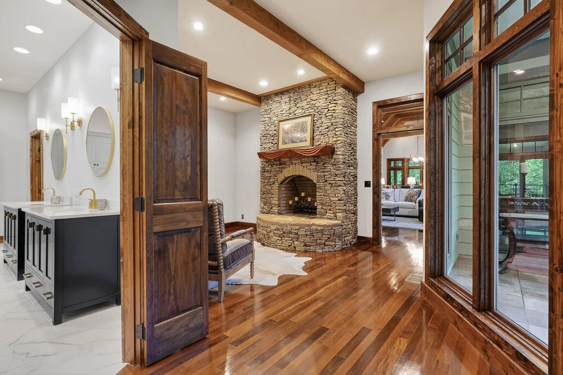 Photo of 2304 Backbone Rd