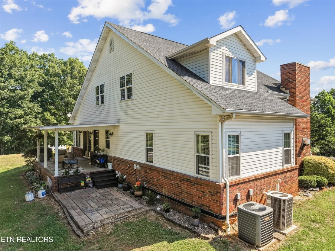Photo of 619 Emerald Ave