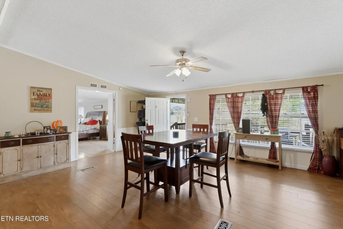Photo of 122 2nd St