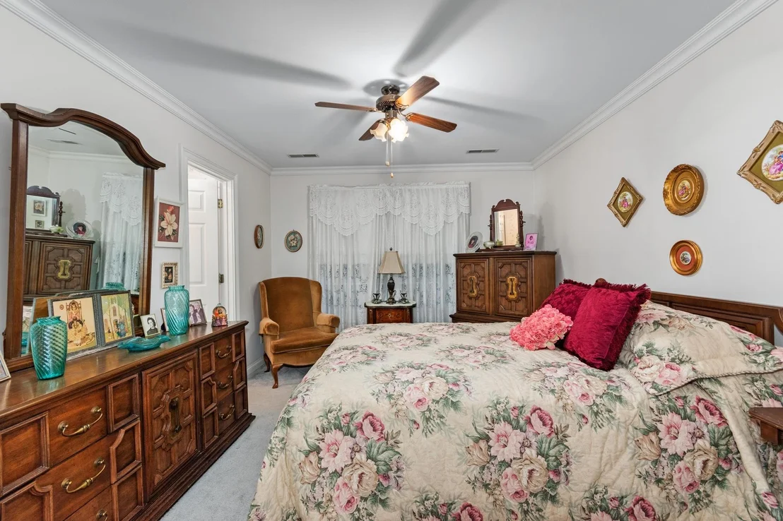 Photo of 225 Blue Springs Blvd