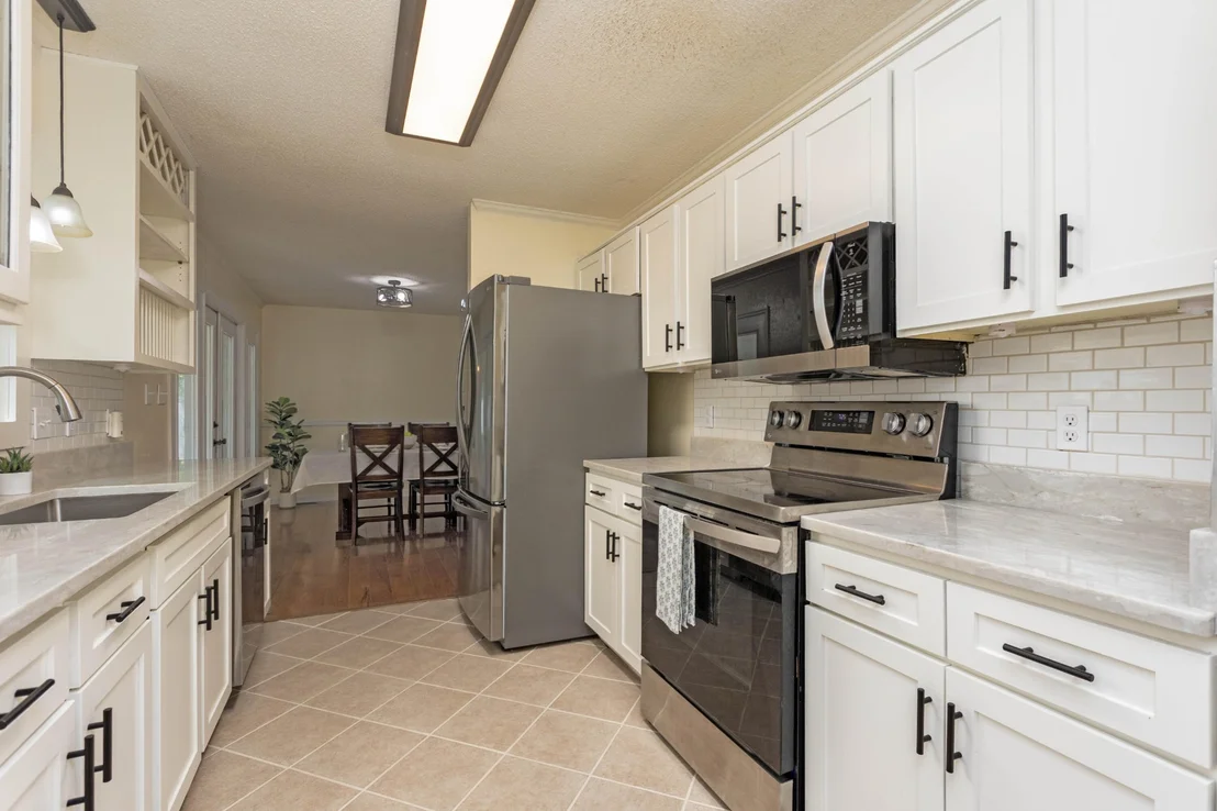 Photo of 715 Carmen Drive