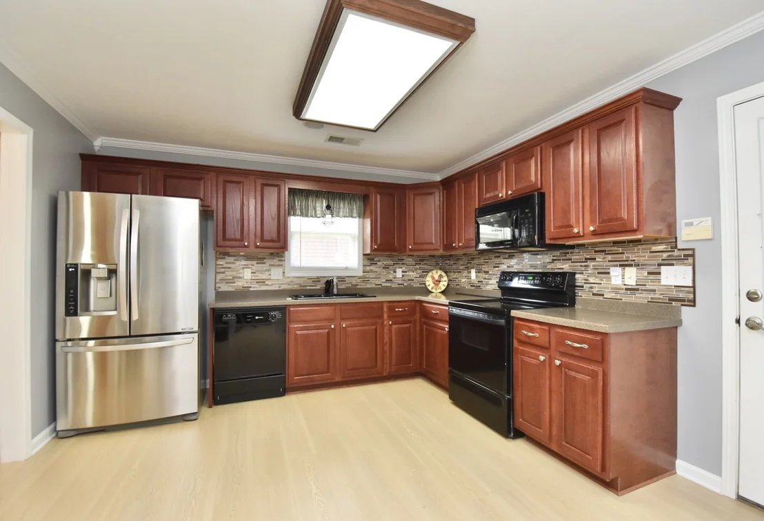 Photo of 114 Roxbury Dr