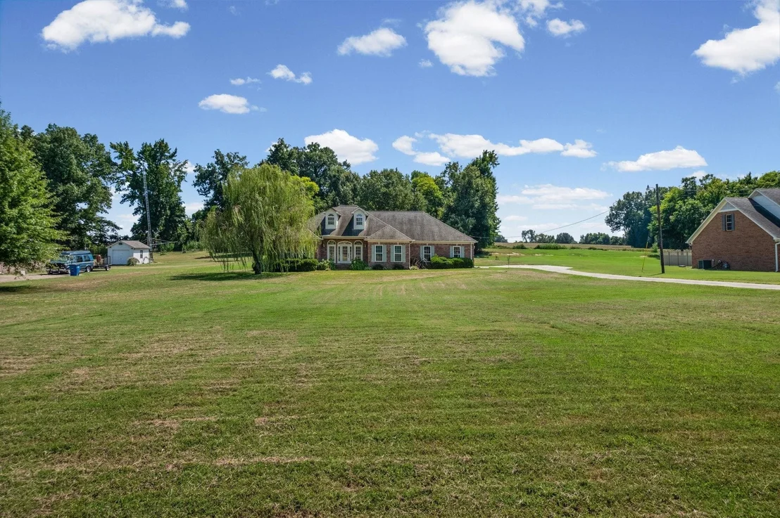 Photo of 371 BRIERHEDGE RD