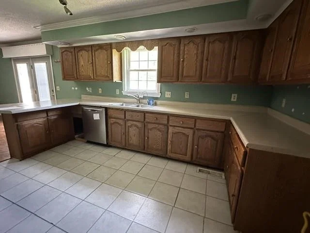 Photo of 658 COBBLESTONE DR