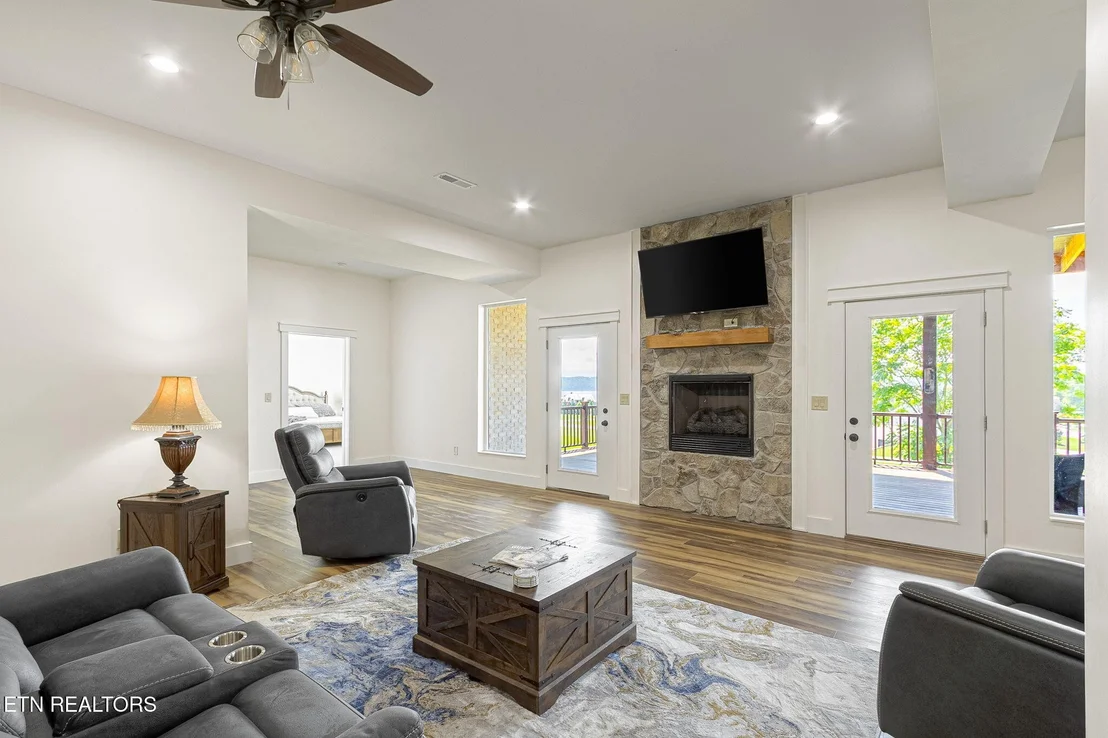 Photo of 1005 Enchanted Drive