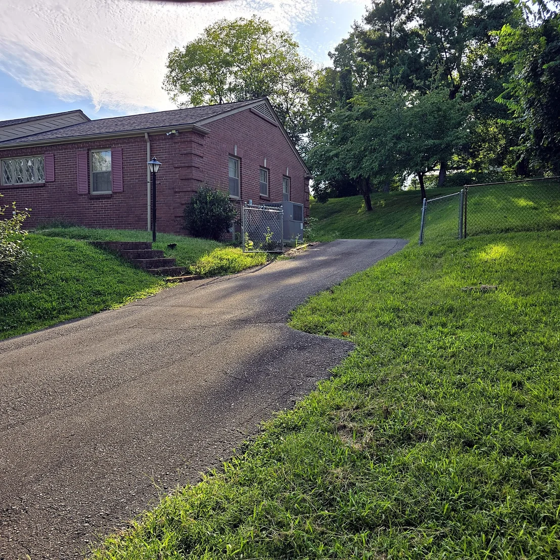 Photo of 105 3rd Ave E