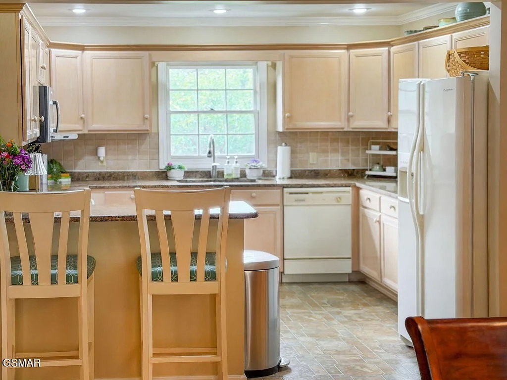 Photo of 625 Riverbrook Drive