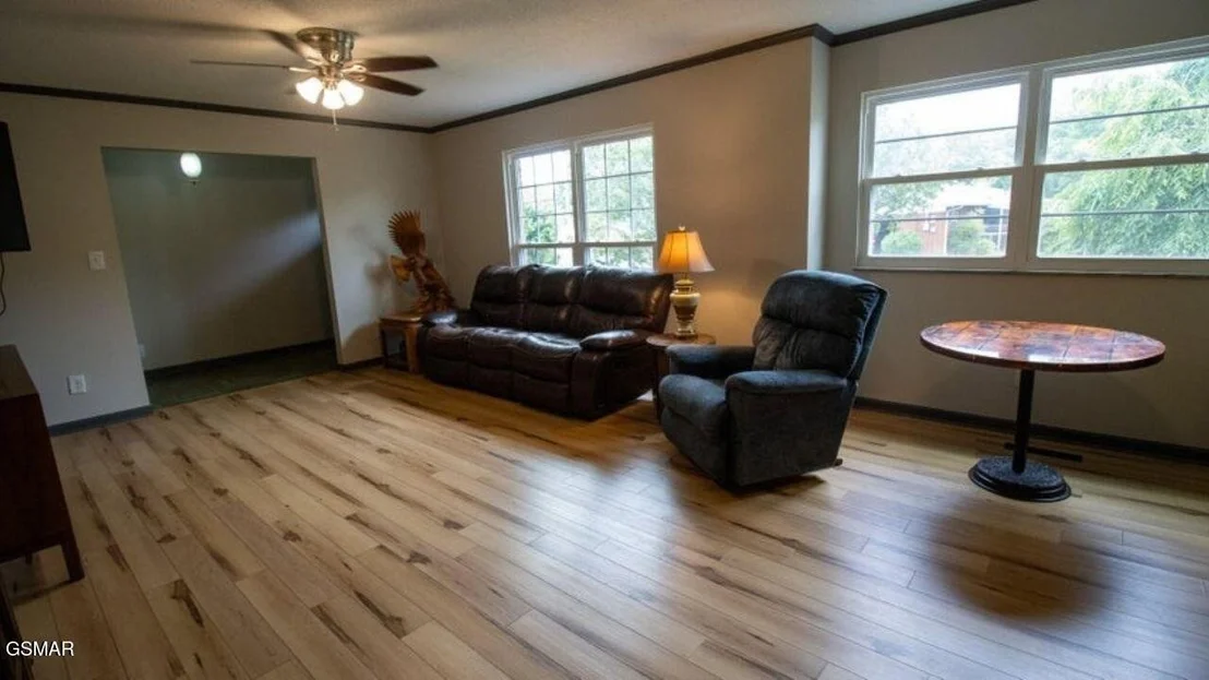 Photo of 310 Hollywood Circle