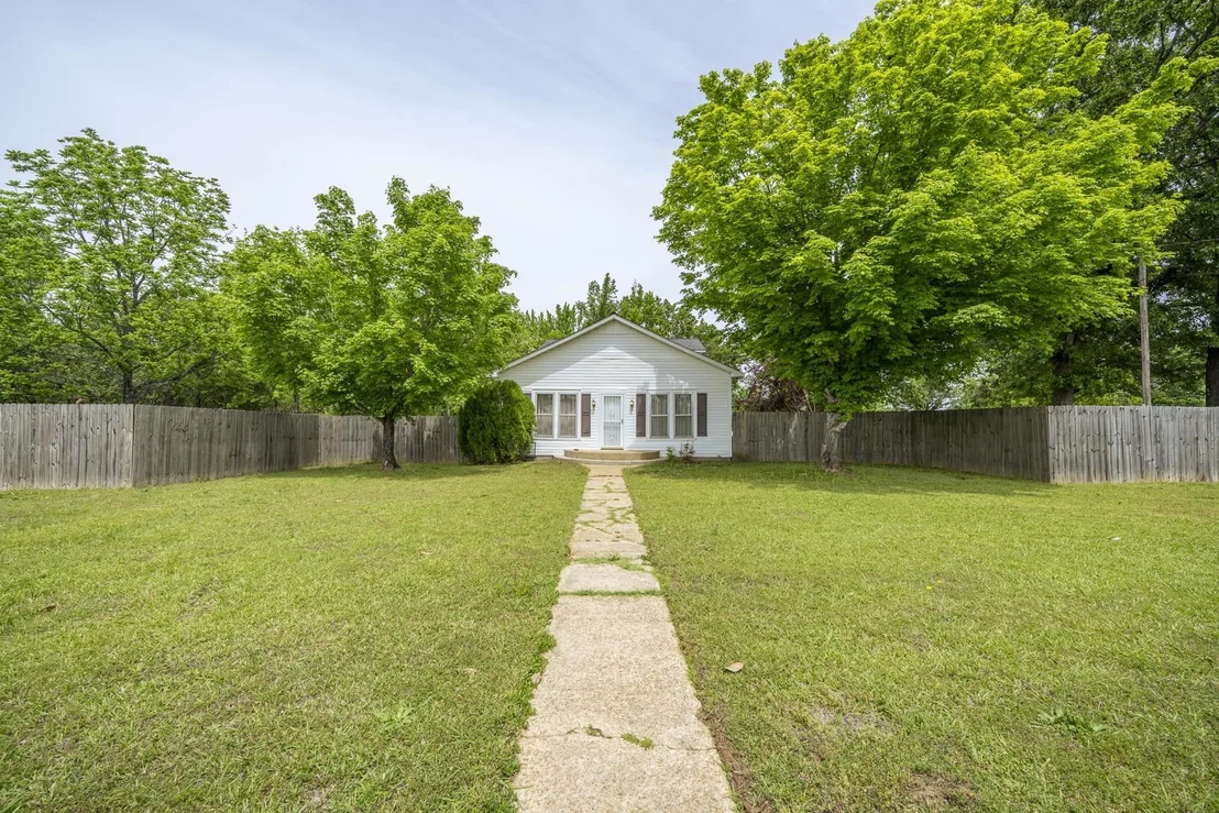 Photo of 715 PINHOOK DR