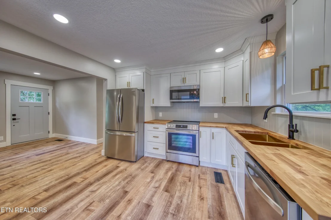 Photo of 1831 Outer Drive