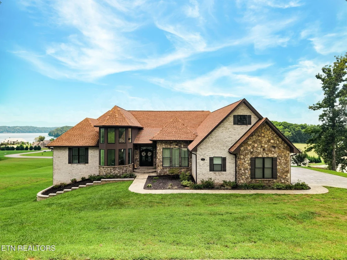 Photo of 1005 Enchanted Drive