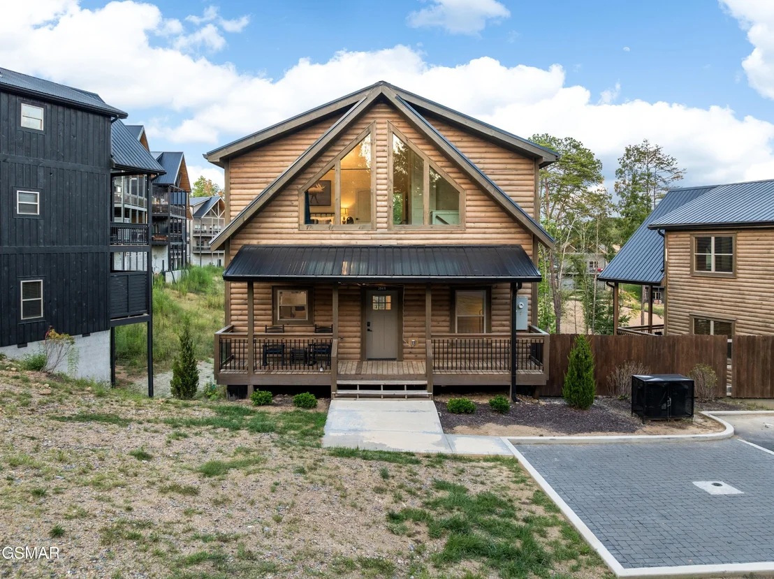 Photo of 2848 Sequoia Road