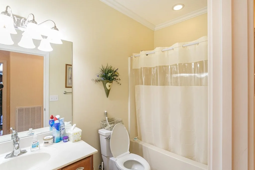 Photo of 1119 Saint Ives