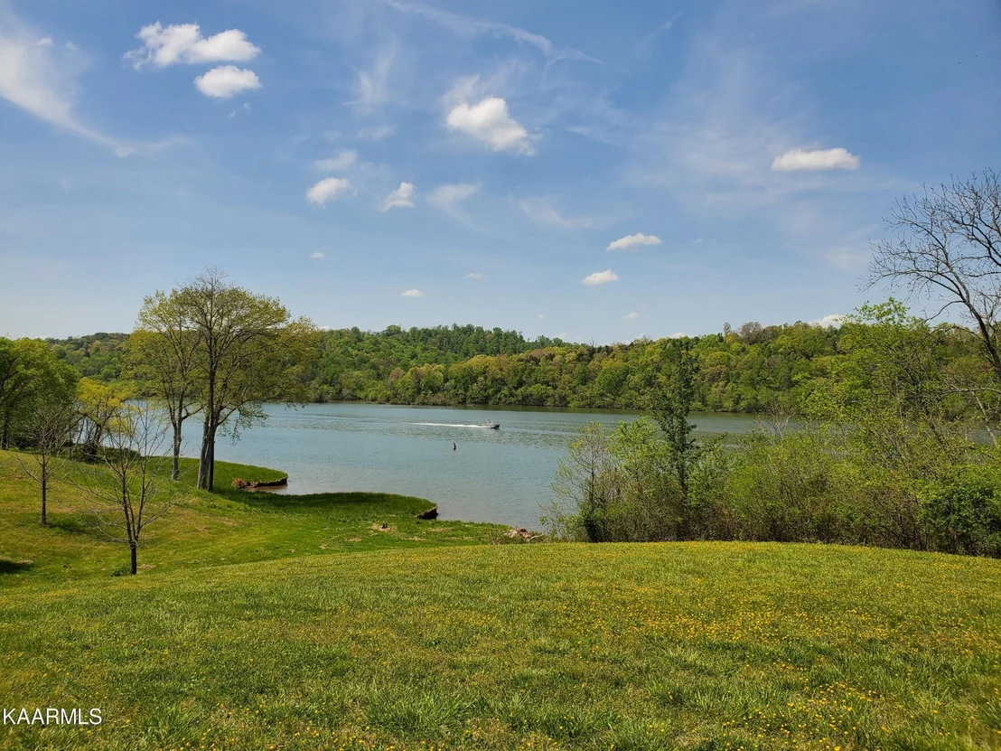 Photo of 866 Azalea Lane