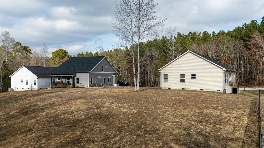 Photo of 3827 Lee Pike