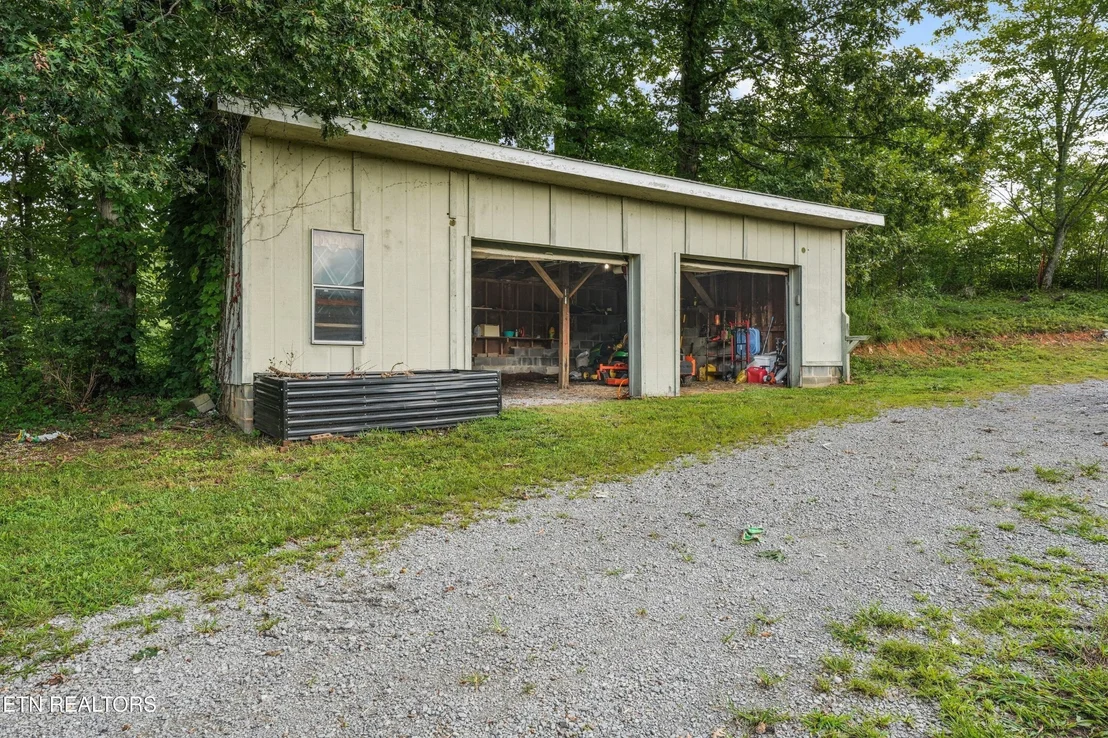 Photo of 1696 Clouds Rd