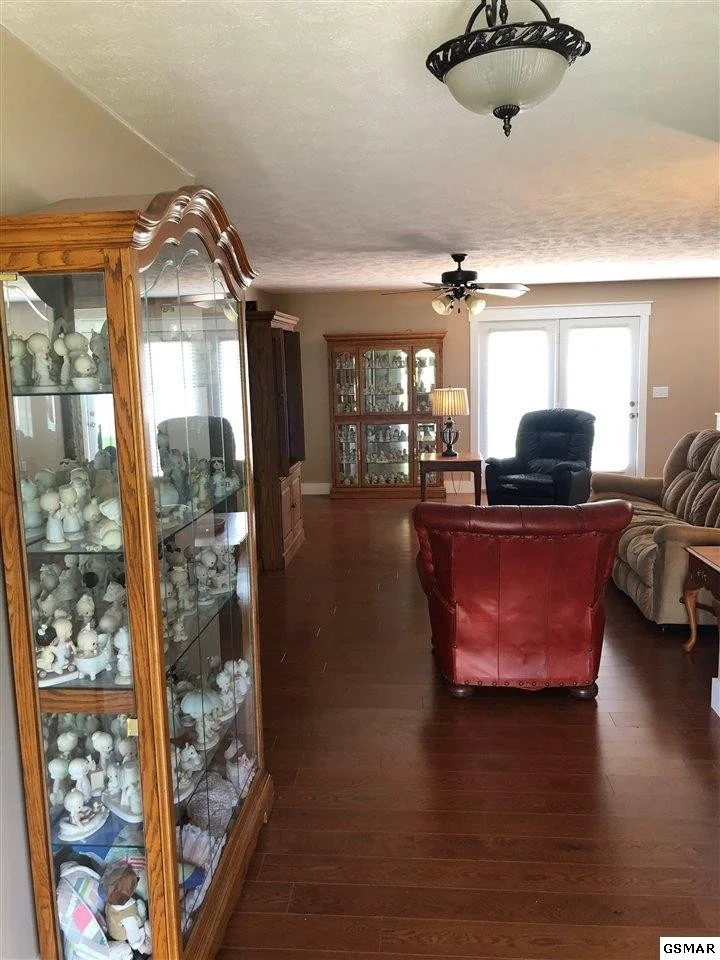 Photo of 906 Brenna