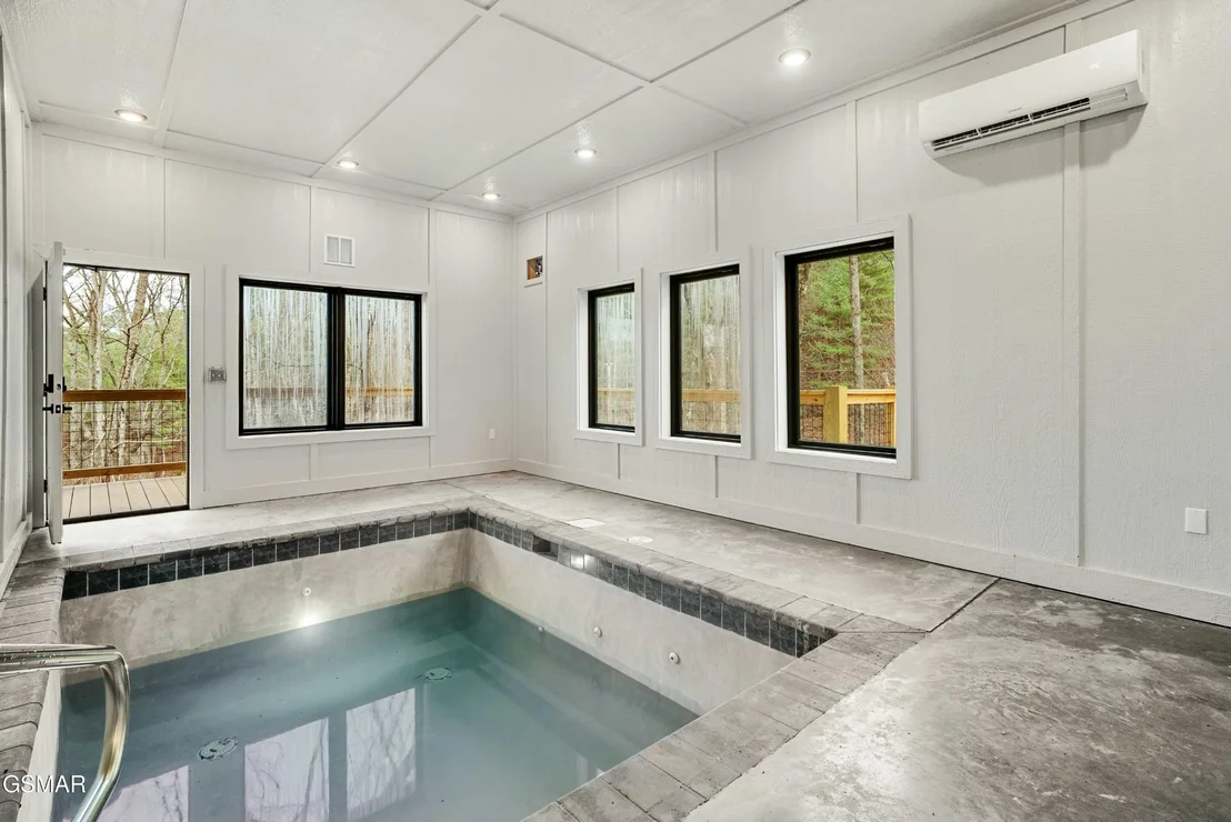 Photo of 2232 Spurling Road