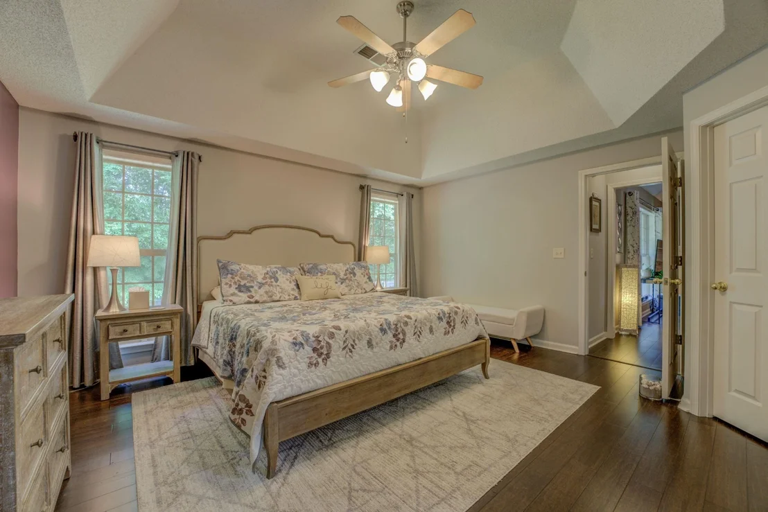 Photo of 384 STEADMAN LN