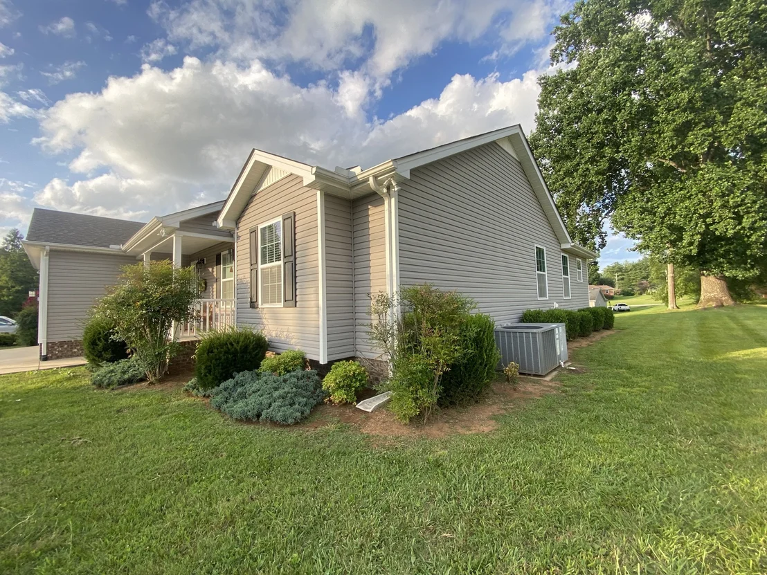 Photo of 208 Arrowhead Dr