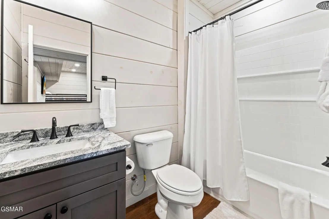 Photo of 2848 Sequoia Road