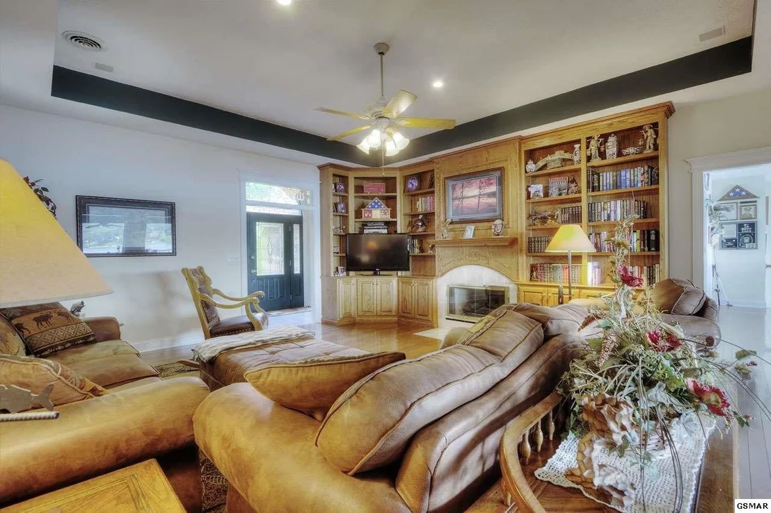 Photo of 952 Holtsinger Drive