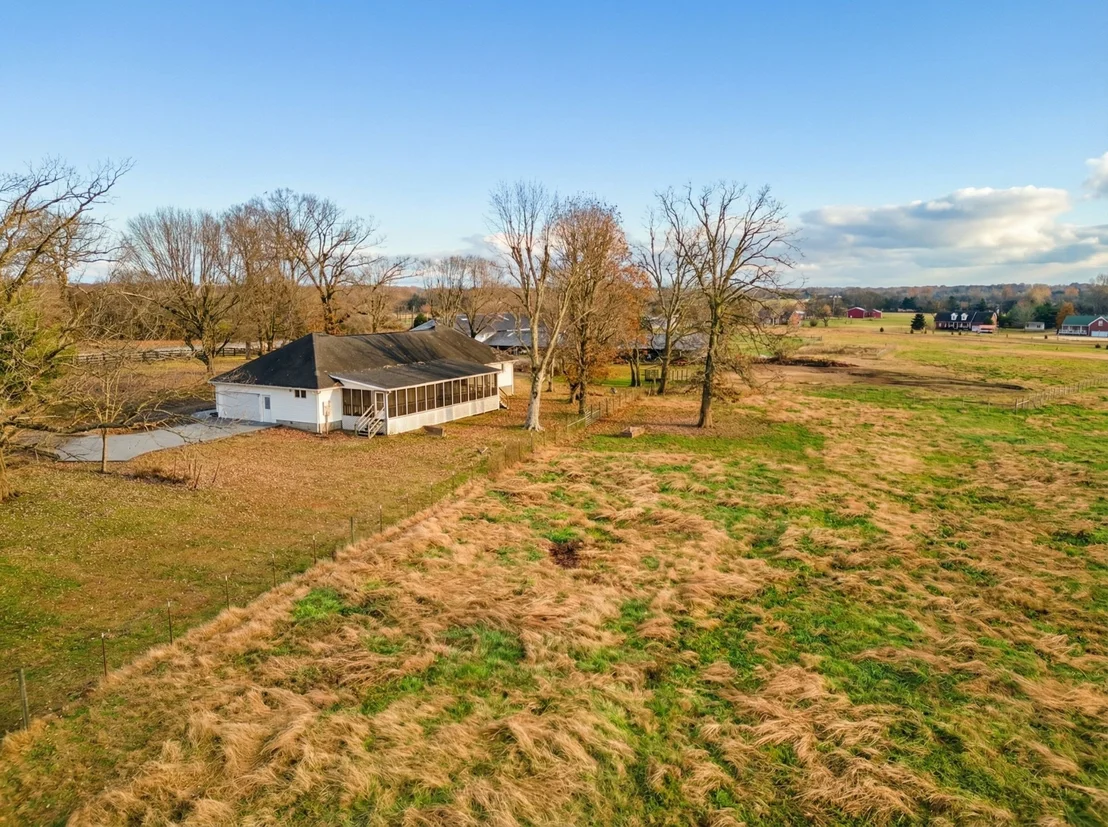 Photo of 4785 Highway 41A N