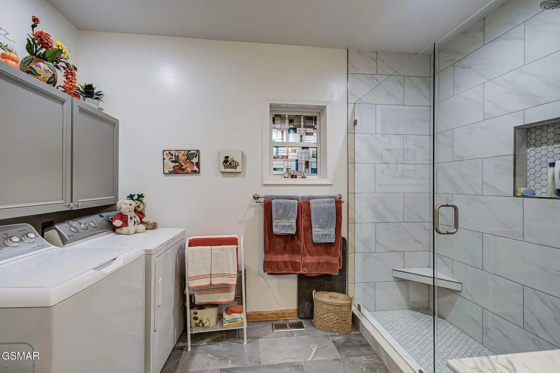 Photo of 3875 Poplar Lane