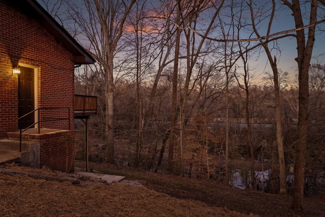Photo of 142 Douglas Drive