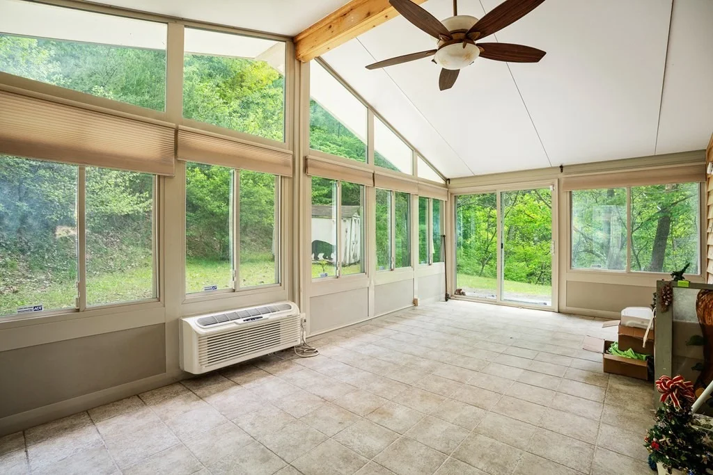 Photo of 1046 Bryan View Road
