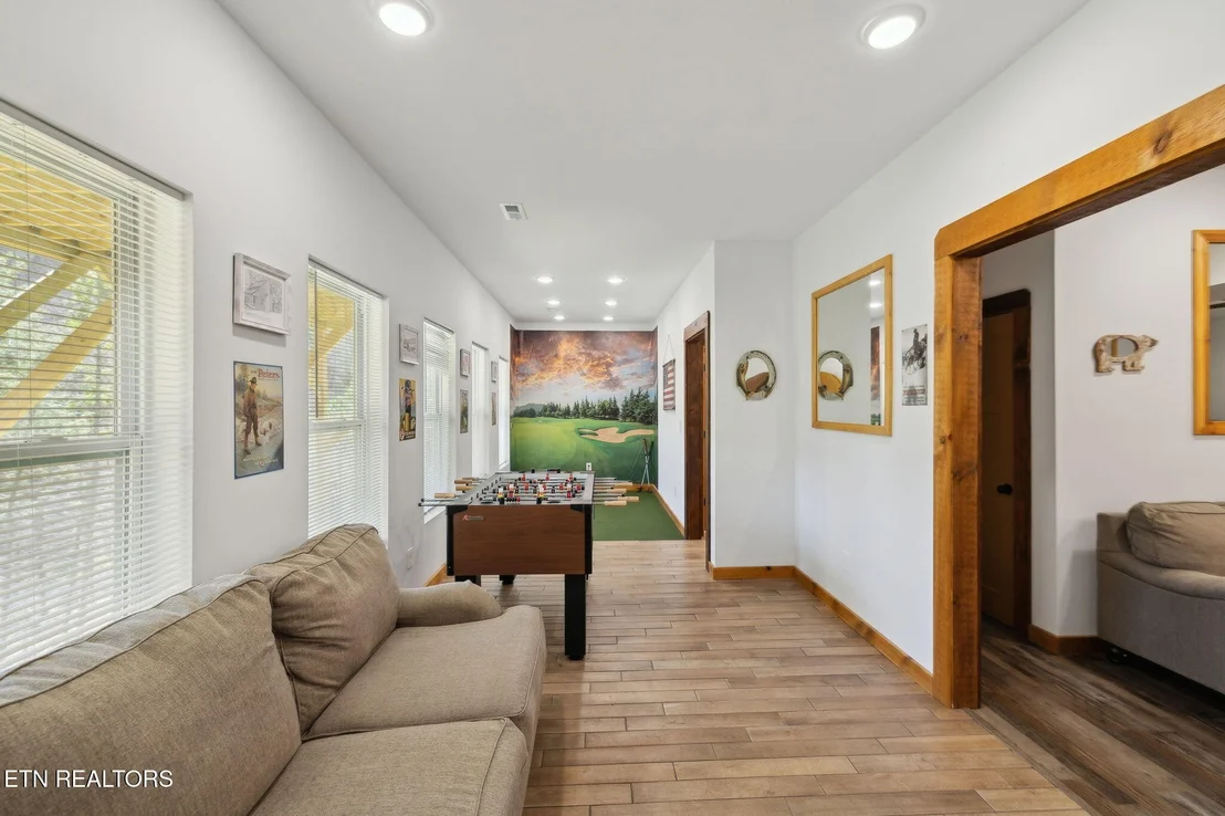 Photo of 330 Rainbow Circle
