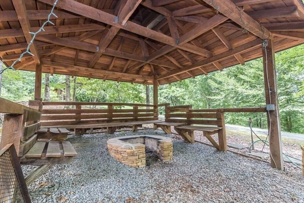 Photo of 725 Lloyd Huskey Rd