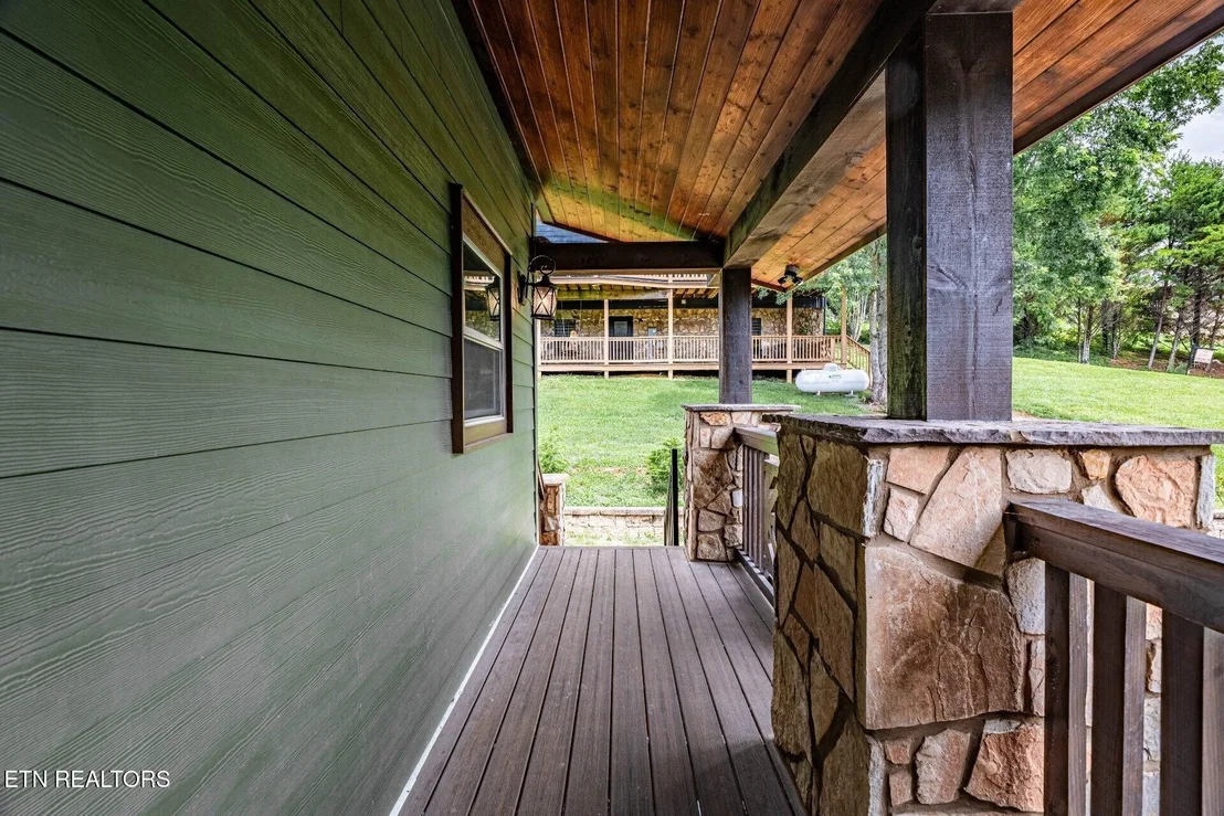 Photo of 615 Rainbow Rd