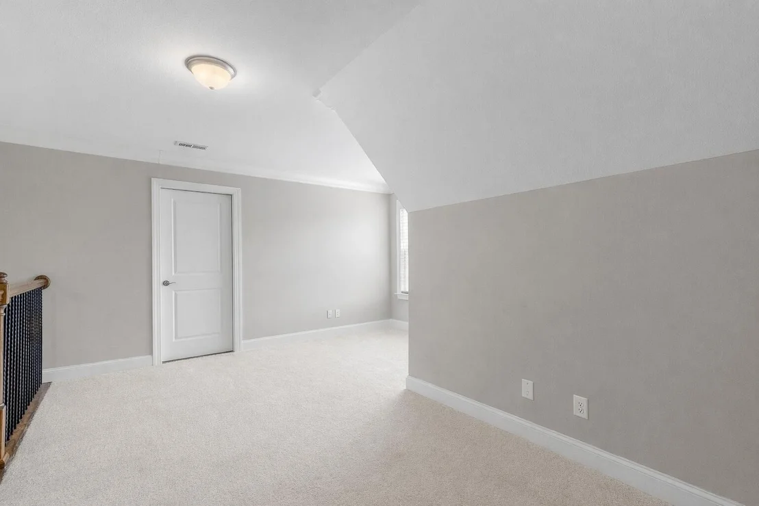 Photo of 595 Deer Valley Dr