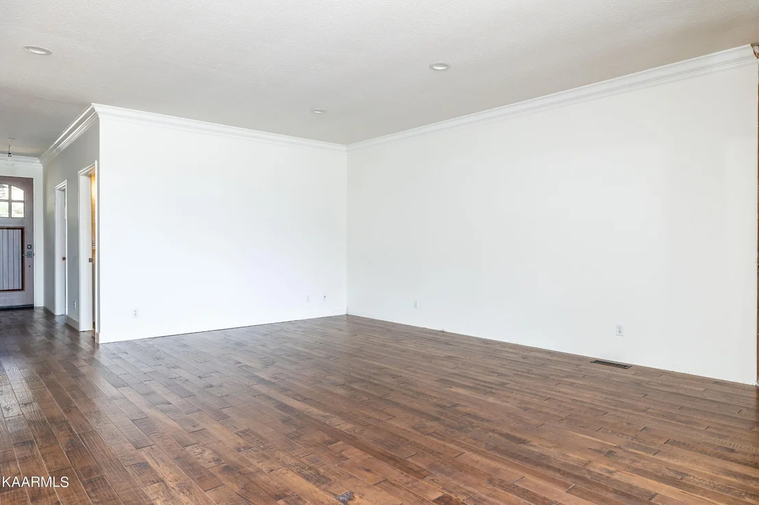 Photo of 65 Riverview Drive