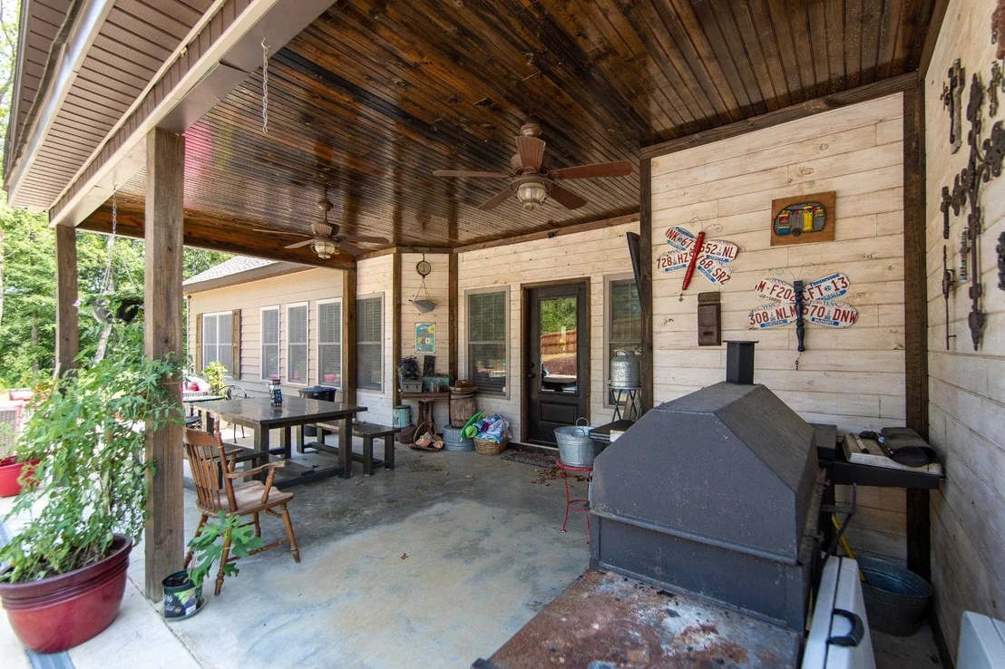 Photo of 800 COX DR