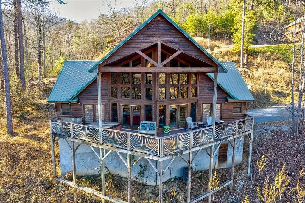 Photo of 2732 PINE CREST Lane