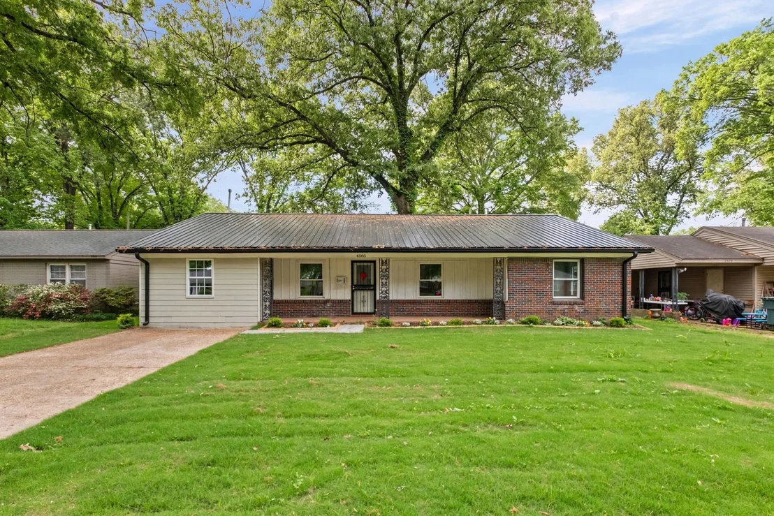 Photo of 4585 HELENE RD