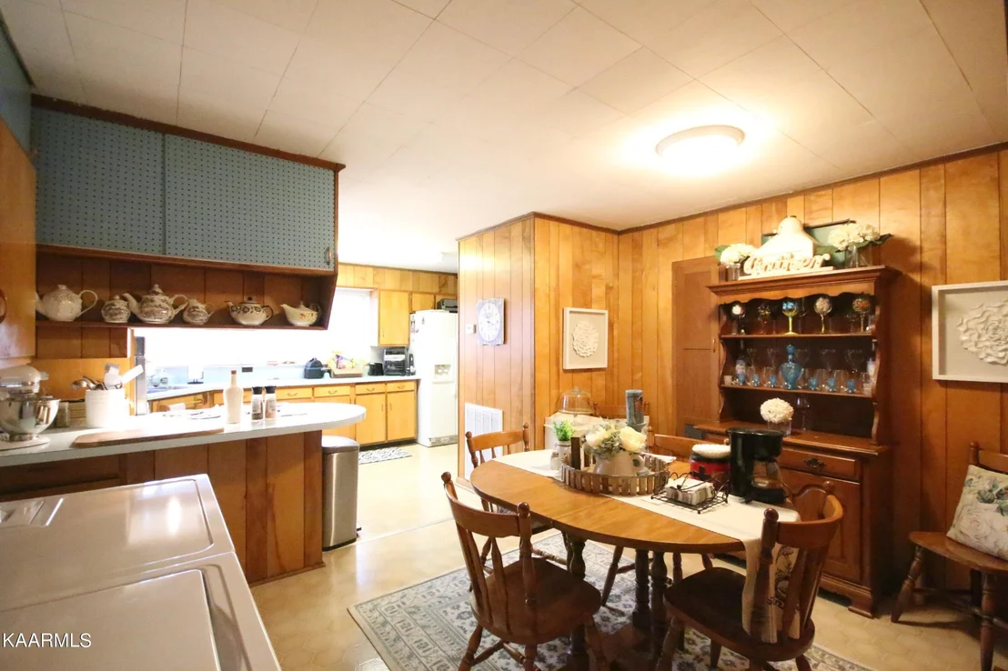 Photo of 8711 Trout Rd