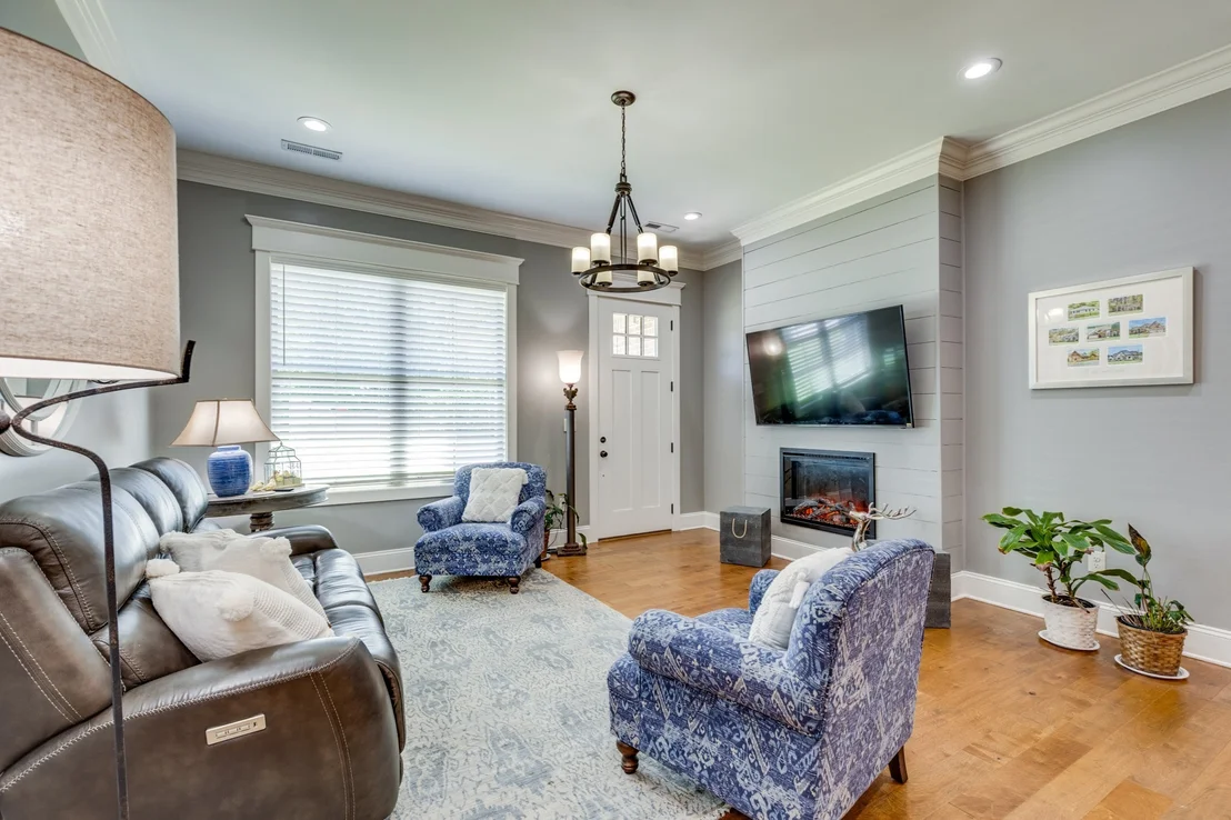 Photo of 105 Andrews Dr