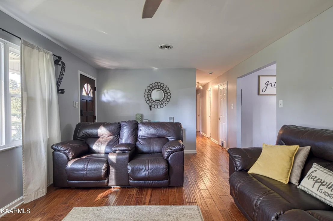 Photo of 215 Brooks Rd