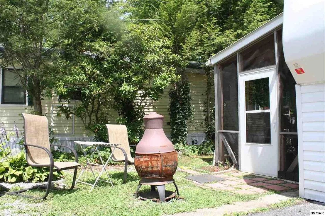 Photo of 5355 Parkway East
